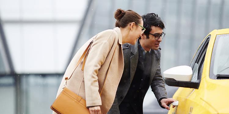 A Guide to Choosing the Right Airport Taxi Booking Melbourne